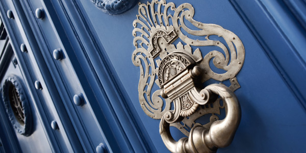 Rehabilitación y Restauración de Fachadas Alcorcón · Restauración de Puertas / Portales / Ventanas de Madera