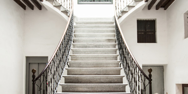 Rehabilitación y Restauración de Fachadas Alcorcón · Pintado de Escaleras, Patios Interiores, Patios de Luces, Ascensores